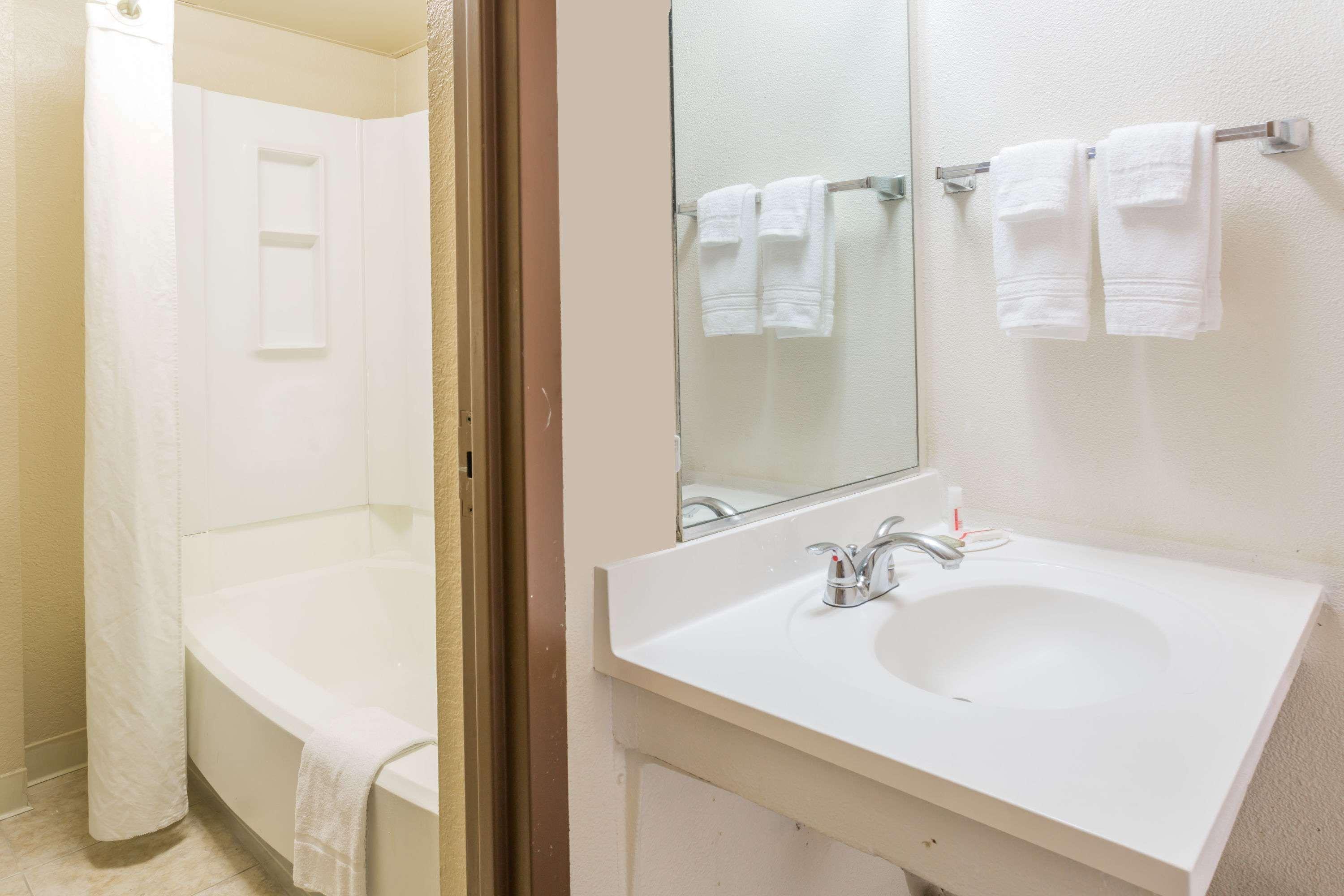 ซูเปอร์ 8 บาย วินด์แฮม โคโลราโดสปริงส์ การ์เดน ออฟ เดอะ ก็อดส์ Hotel ภายนอก รูปภาพ