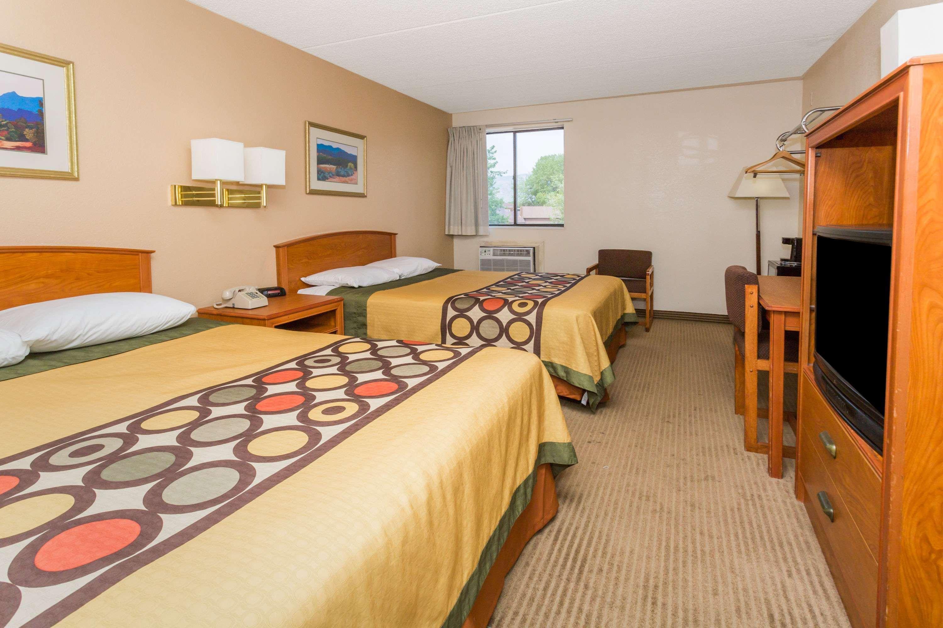 ซูเปอร์ 8 บาย วินด์แฮม โคโลราโดสปริงส์ การ์เดน ออฟ เดอะ ก็อดส์ Hotel ภายนอก รูปภาพ