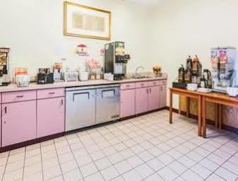 ซูเปอร์ 8 บาย วินด์แฮม โคโลราโดสปริงส์ การ์เดน ออฟ เดอะ ก็อดส์ Hotel ภายนอก รูปภาพ